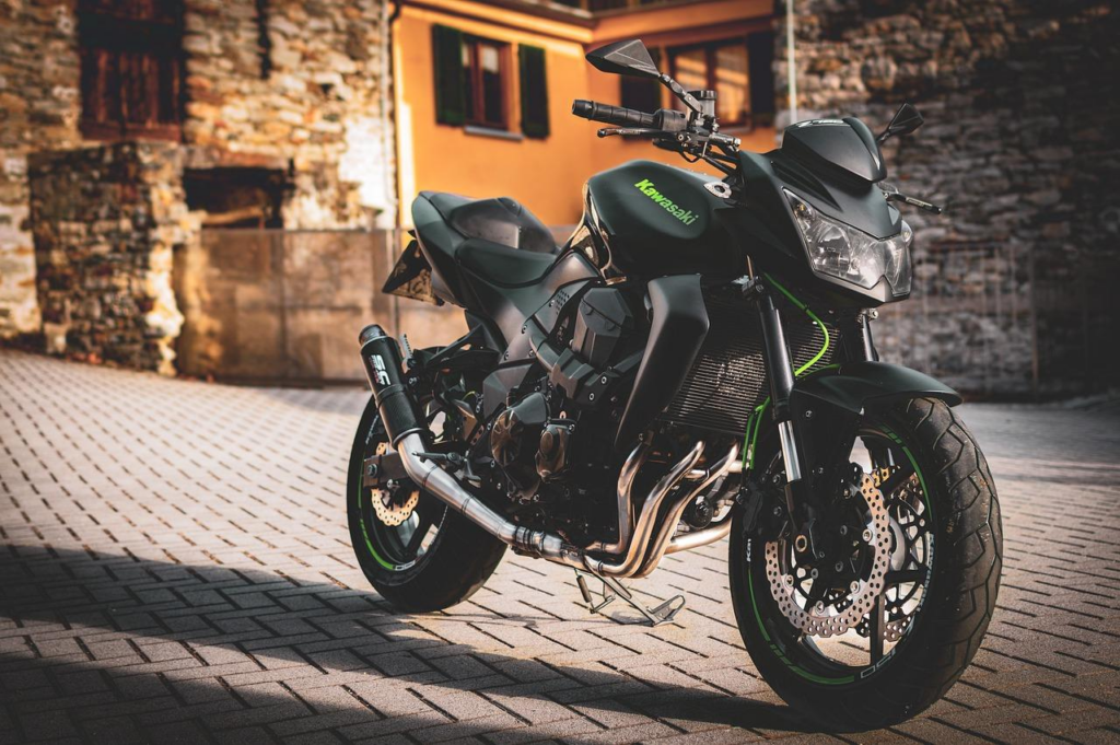 Les recommandations de pression des pneus pour la Kawasaki Z750